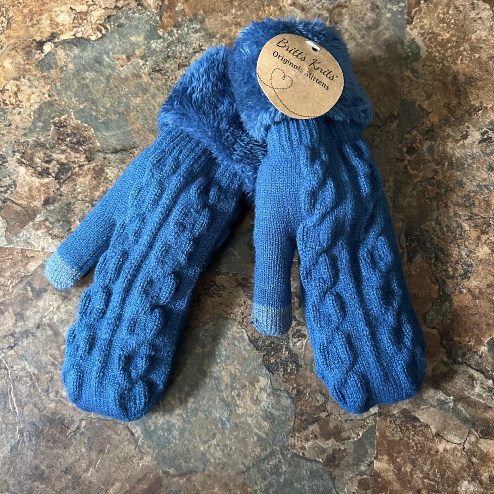 Britt's Knits Originals Mittens Womens One Size Fits Most Blue Fuzzy Knit Gloves